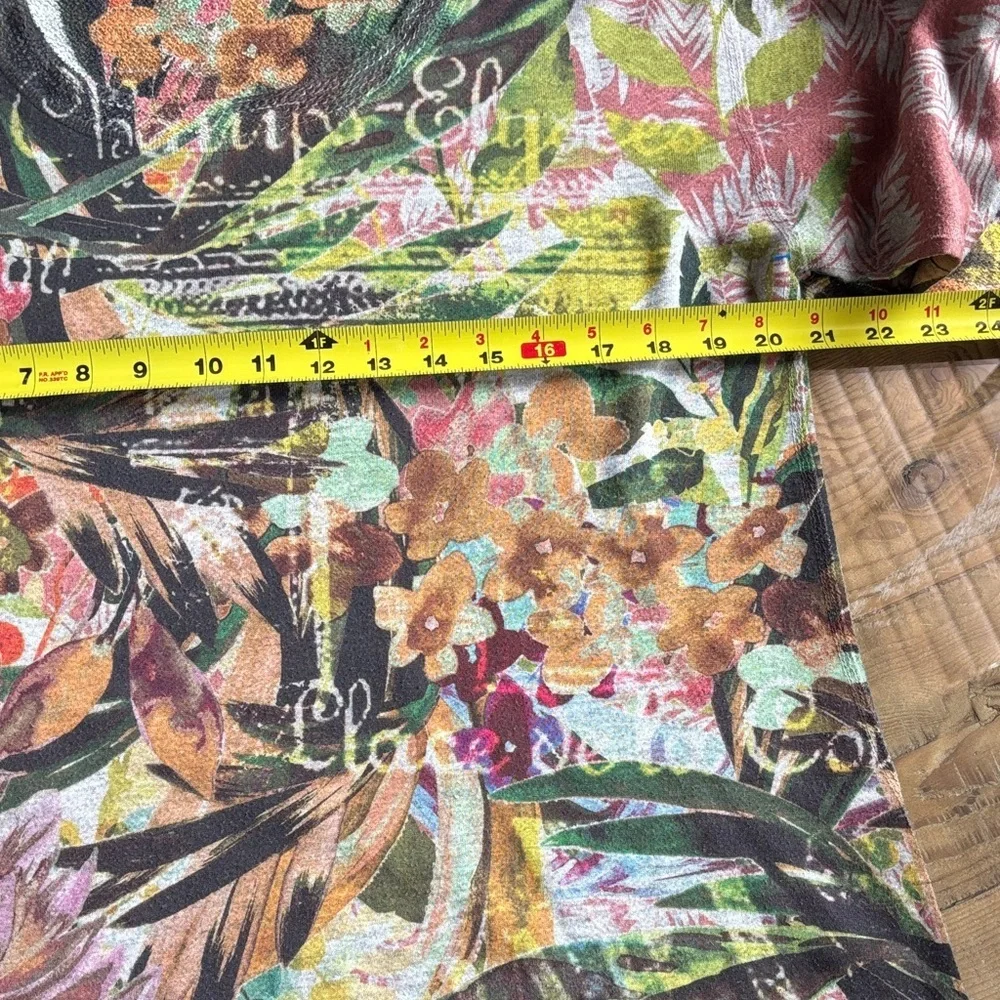 Inoah Artsy Floral Multicolor Women's Top - Picture 7 of 9